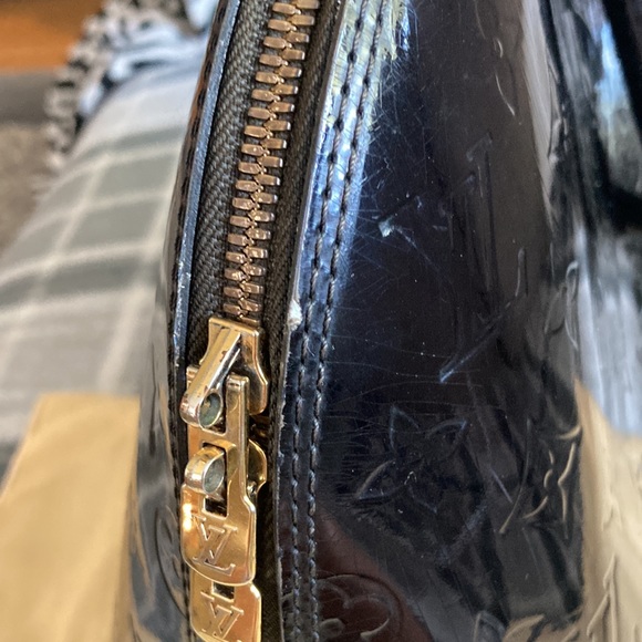 Authentic Louis Vuitton Large Alma GM Satchel Bag - Picture 8 of 14